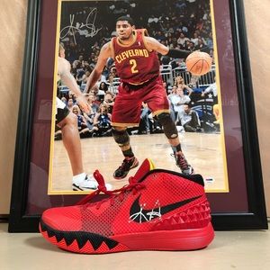 Mint autographed Kyrie Irving shoe/ photo